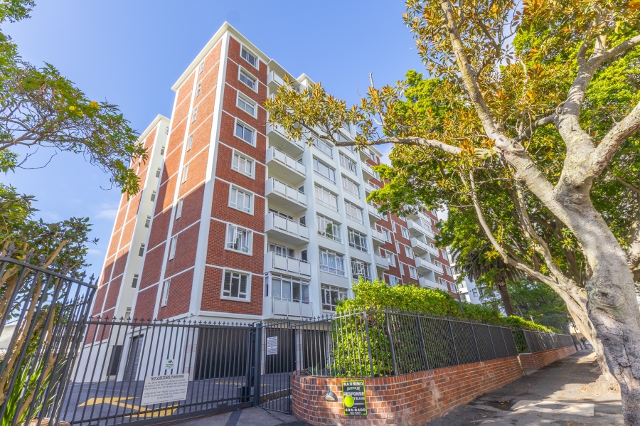 2 Bedroom Property for Sale in Sea Point Western Cape